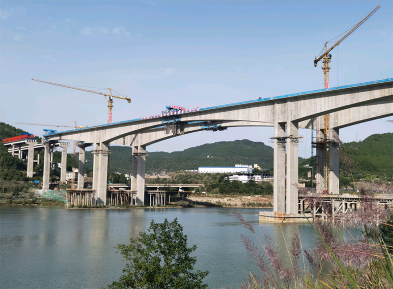 国内在建跨度最大的混凝土连续刚构桥-成绵苍巴高速公路嘉陵江特大桥双幅顺利合龙
